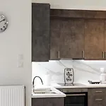 Newly Built Detached House With Parking 아파트