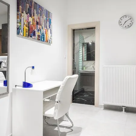 Newly Built Detached House With Parking Apartamento Larissa