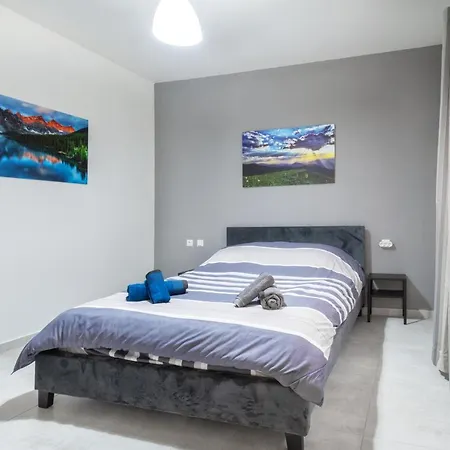 Lejlighed Newly Built Detached House With Parking