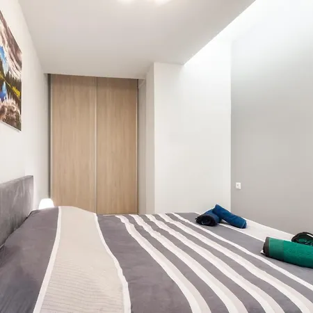 Newly Built Detached House With Parking