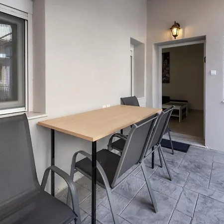 Newly Built Detached House With Parking *