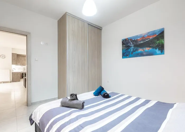 Newly Built Detached House With Parking *