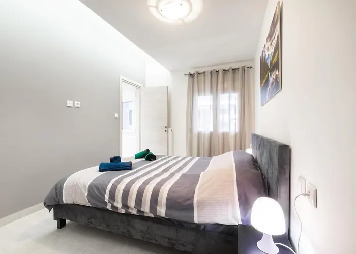 Newly Built Detached House With Parking