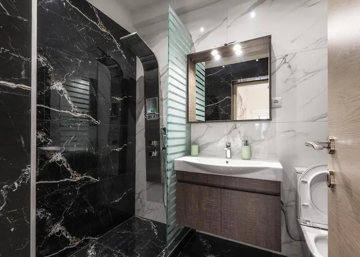 Newly Built Detached House With Parking