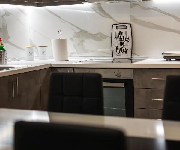 Newly Built Detached House With Parking